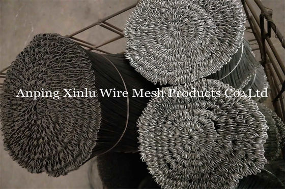 380mpa Bale Tie Wire Диаметр 1.2-1.6 мм Легко скручивается Доступная цена Двойная петля Связывающая проволока с весом / пучок 2.22kg